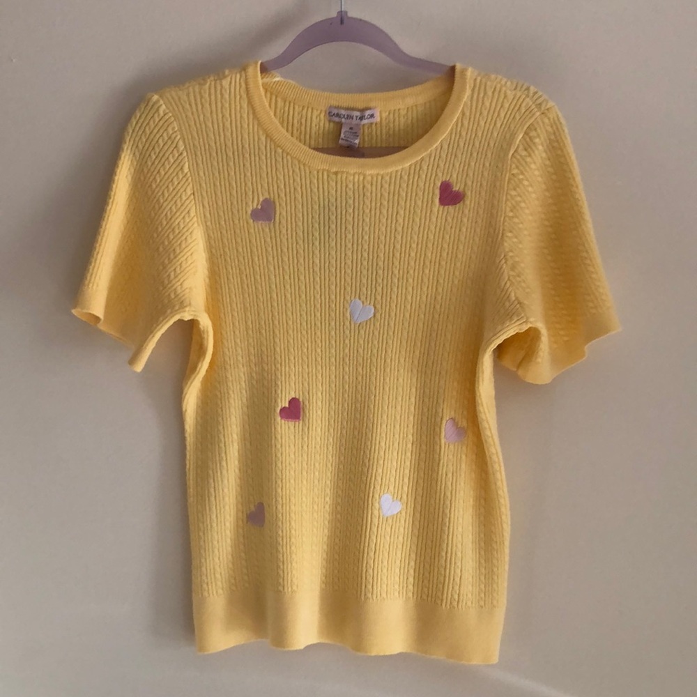 Carolyn Taylor Short Sleeve Yellow Knit Top with Hearts XL